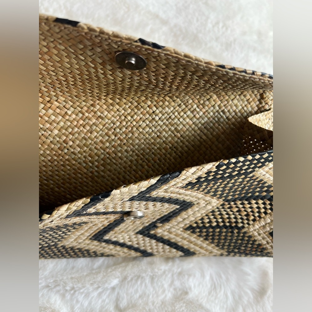 Zodak Mia Woven Straw Clutch Handbag Black Tan Zigzag Boho Envelope Clutch - Picture 5 of 5
